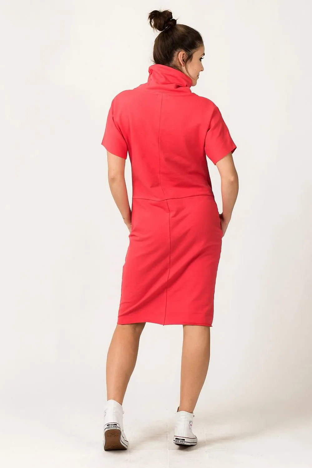 Chic Knit Turtleneck Dress with Functional Pockets