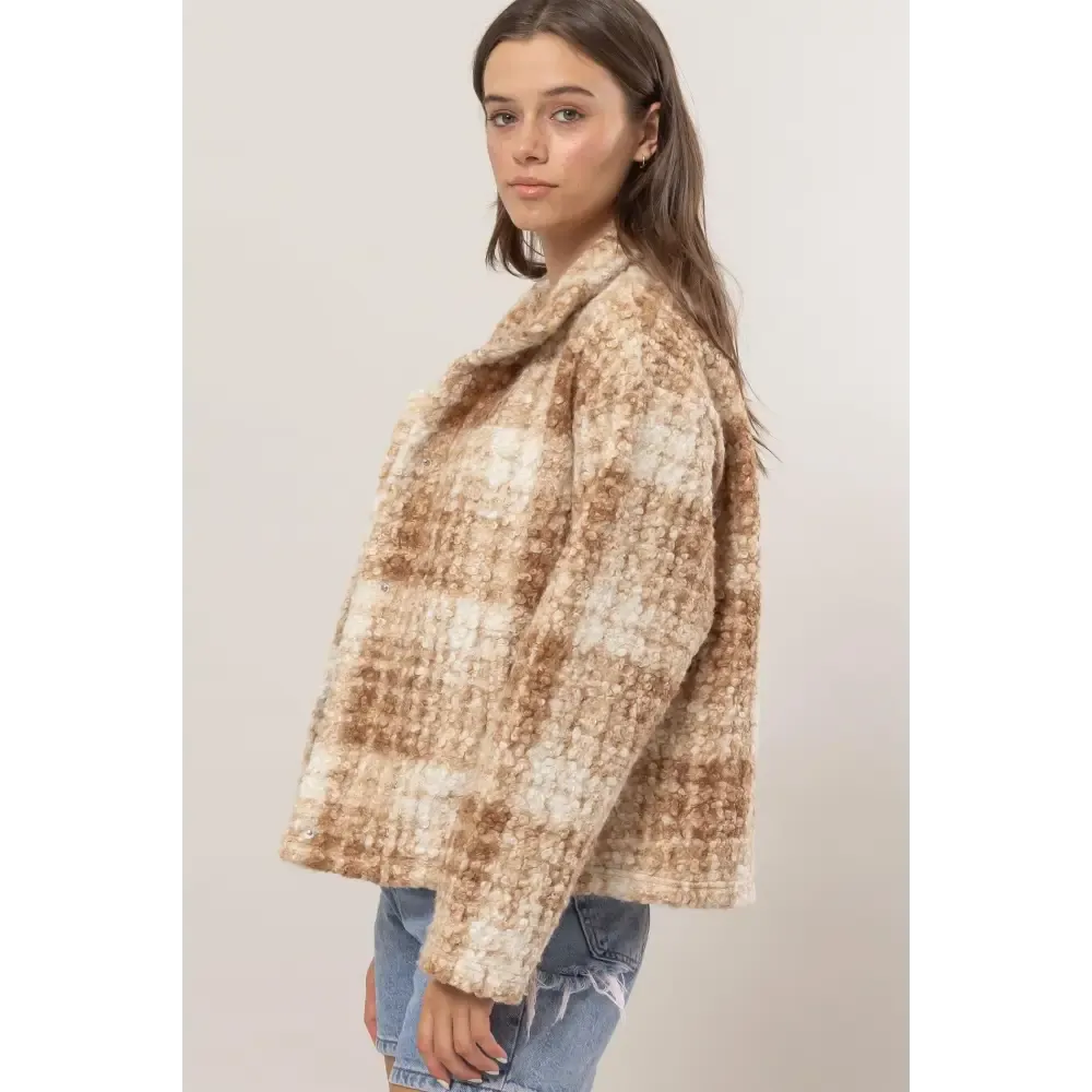 Elevate Your Wardrobe with Luxurious Plaid Collared Boucle Jacket