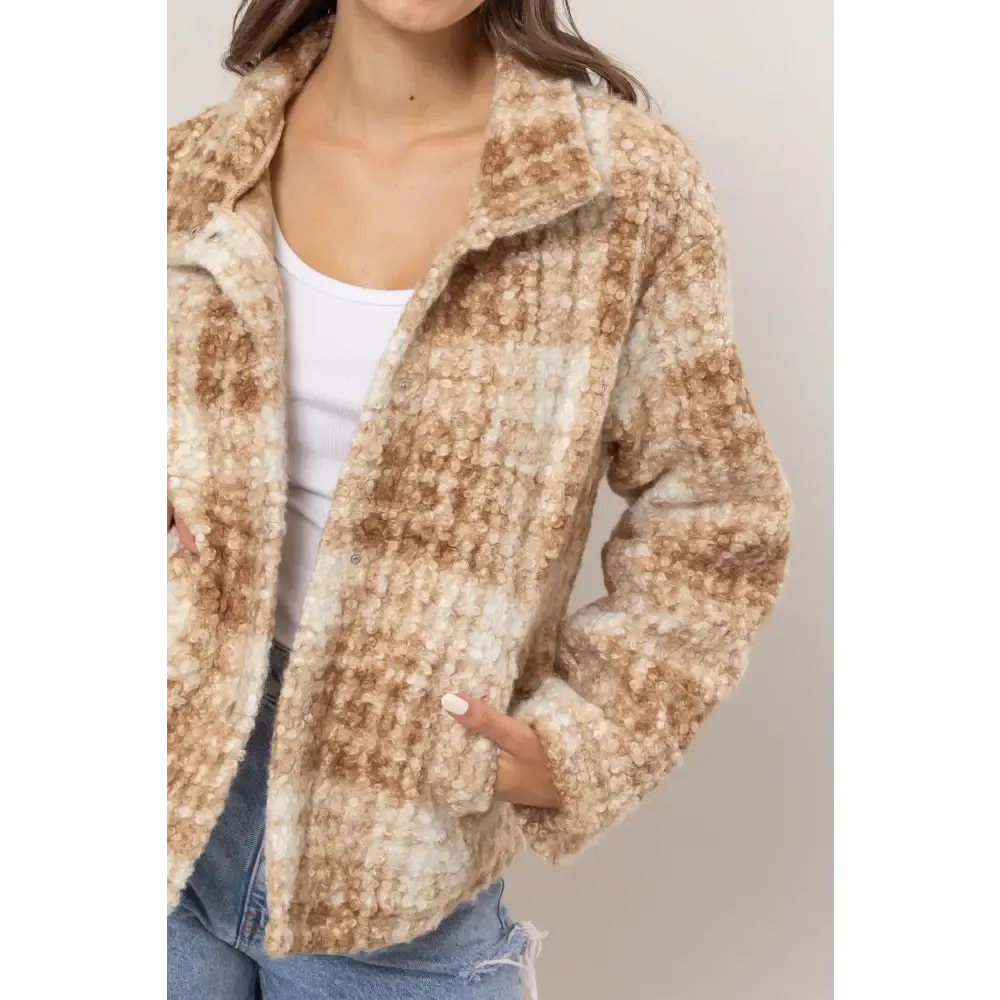 Elevate Your Wardrobe with Luxurious Plaid Collared Boucle Jacket
