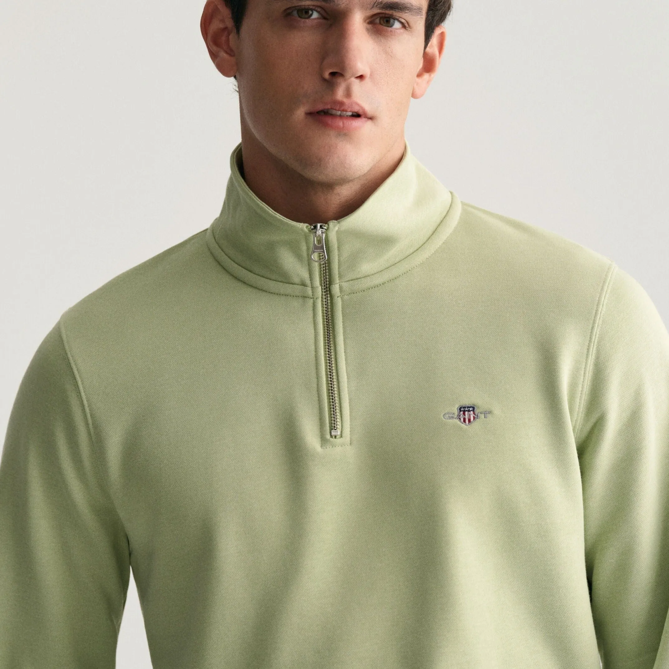 Gant Shield Half-Zip Sweatshirt in Milky Matcha