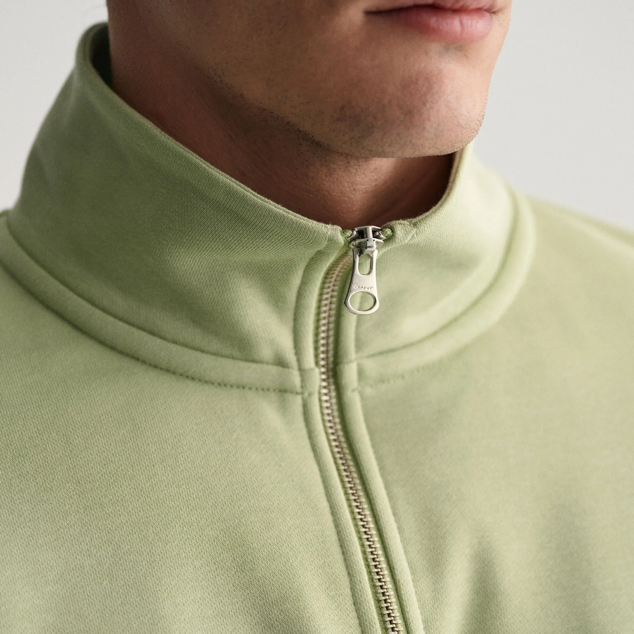 Gant Shield Half-Zip Sweatshirt in Milky Matcha