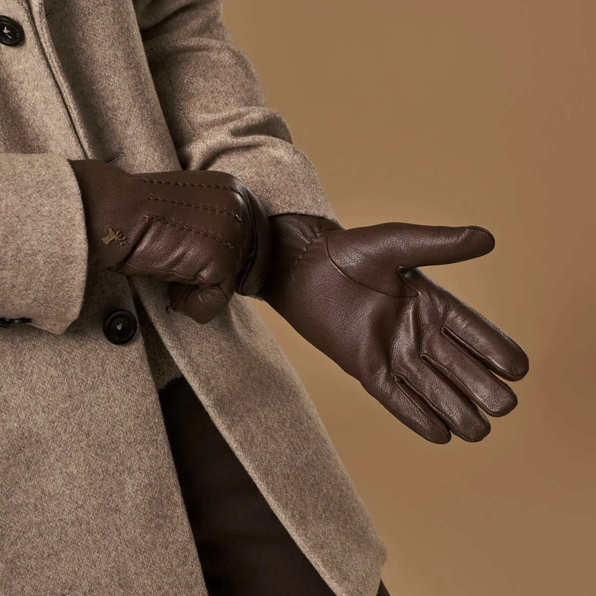 Hunter (brown) – goatskin gloves with lambswool lining & touchscreen feature