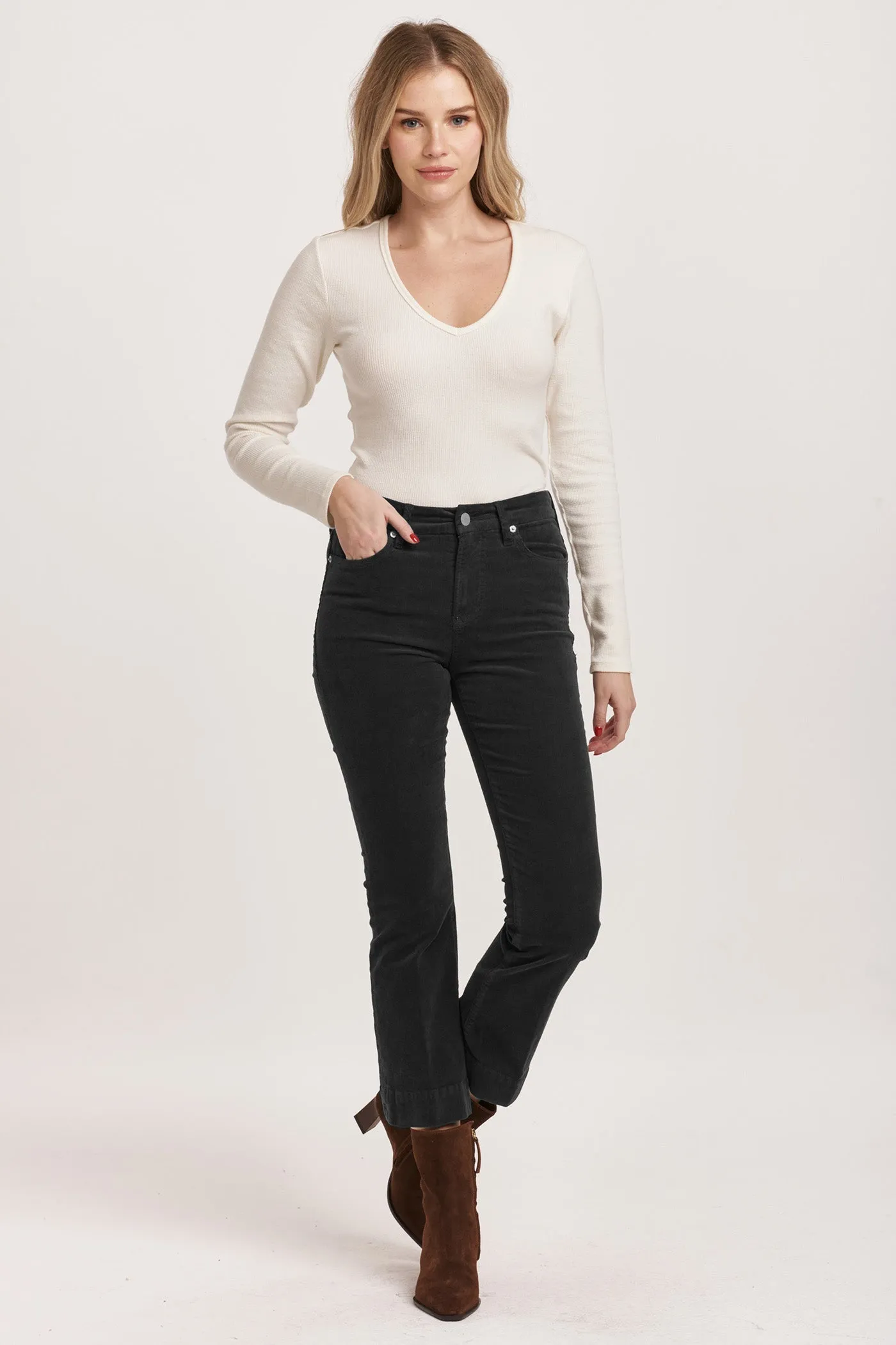JEANNE MID RISE CROPPED FLARE PANTS BLACK CORDUROY