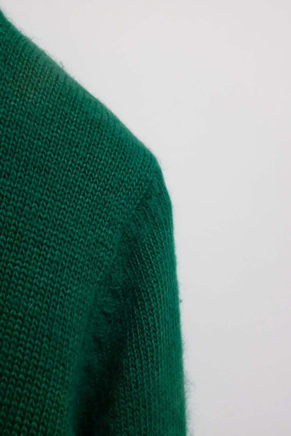 SOFTY WOOL GREEN CARDIGAN SWEATER